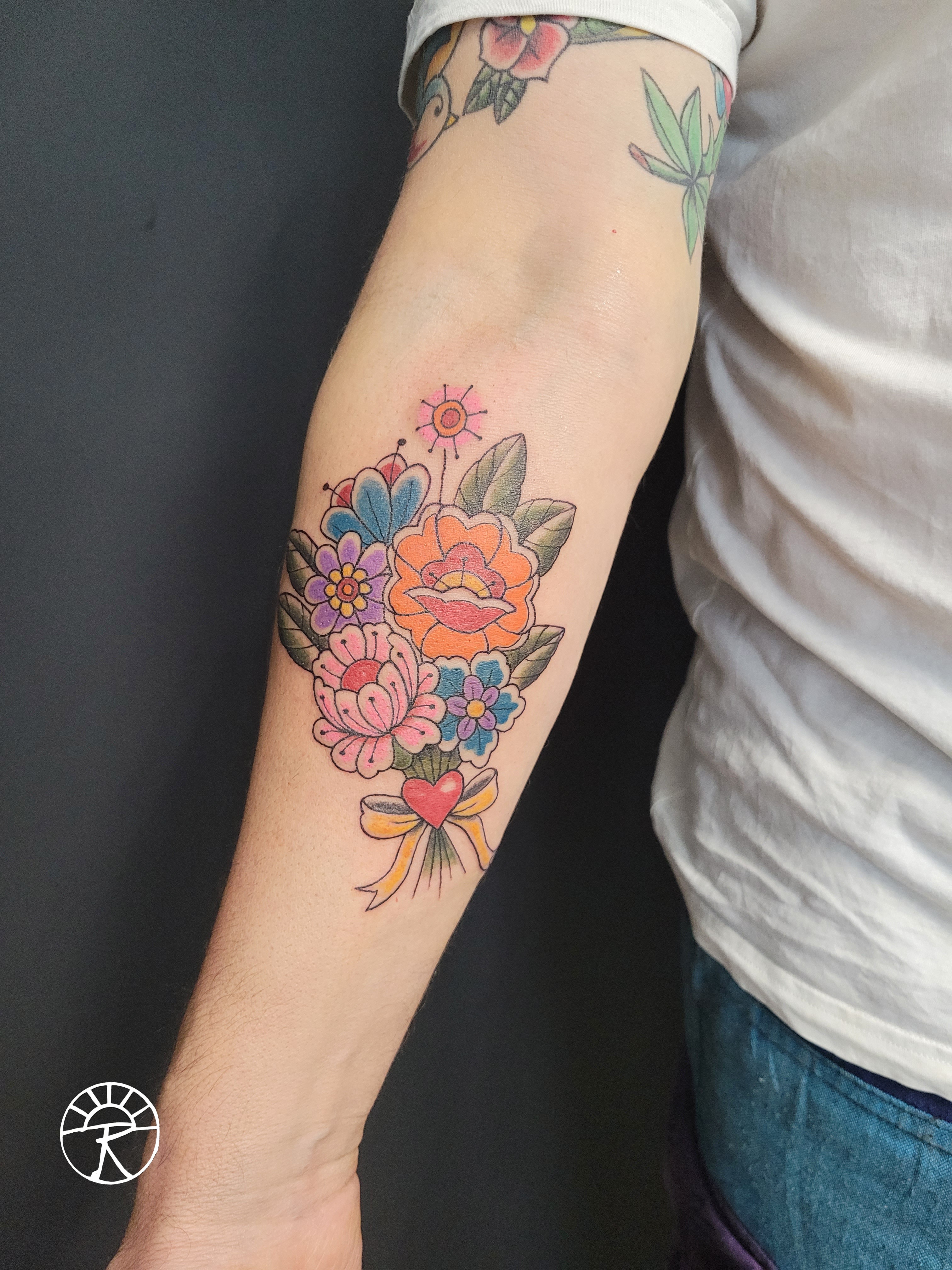Tattoo kleurrijke bloemen